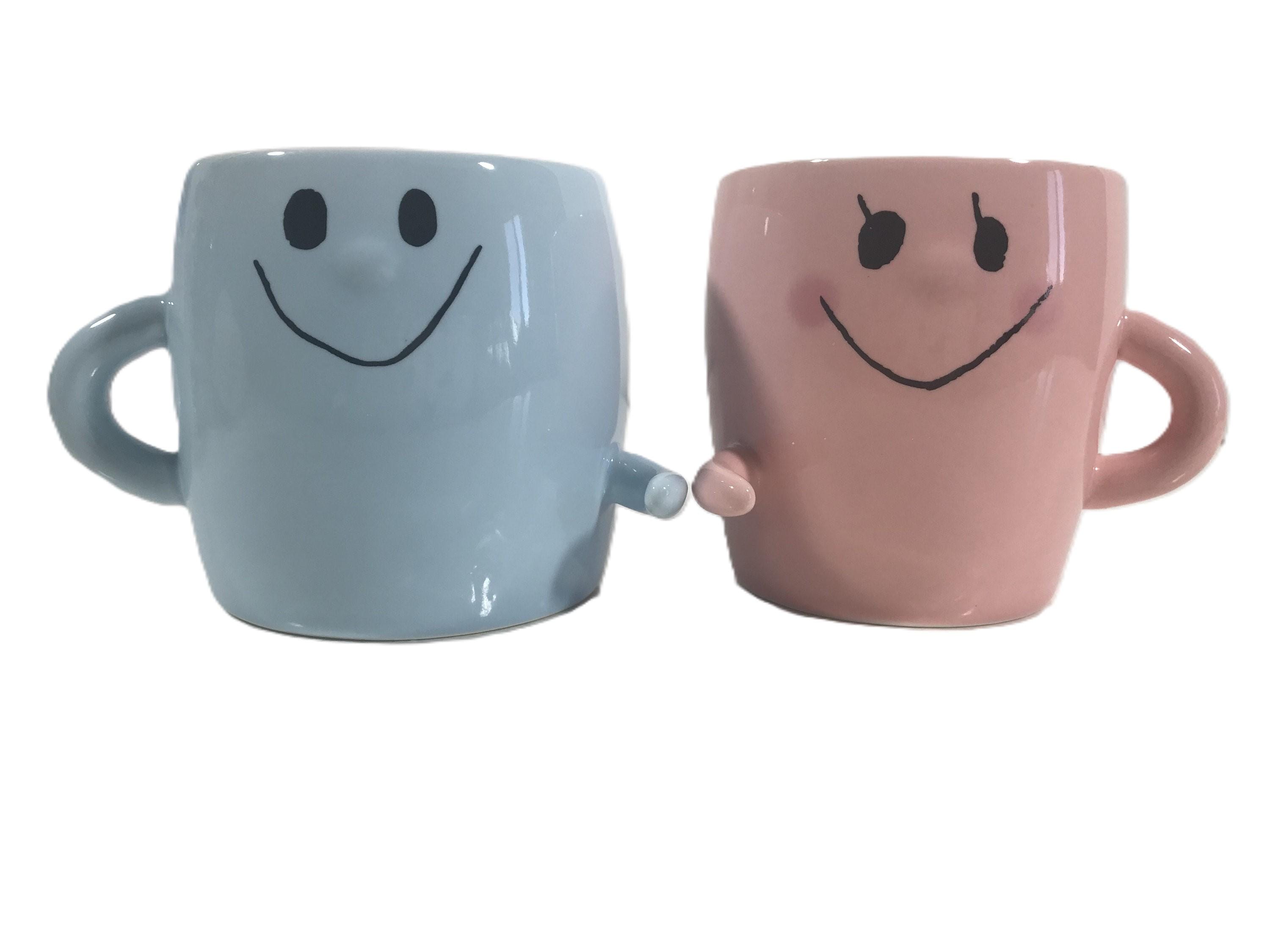 Rosa und blaue Keramik Gesichtstassen, Umarmungskaffeetassen, Keramik Gesichtstassen, wunderliche Tassen mit Henkel und Arm, rosa blaues Kaffeetassenset