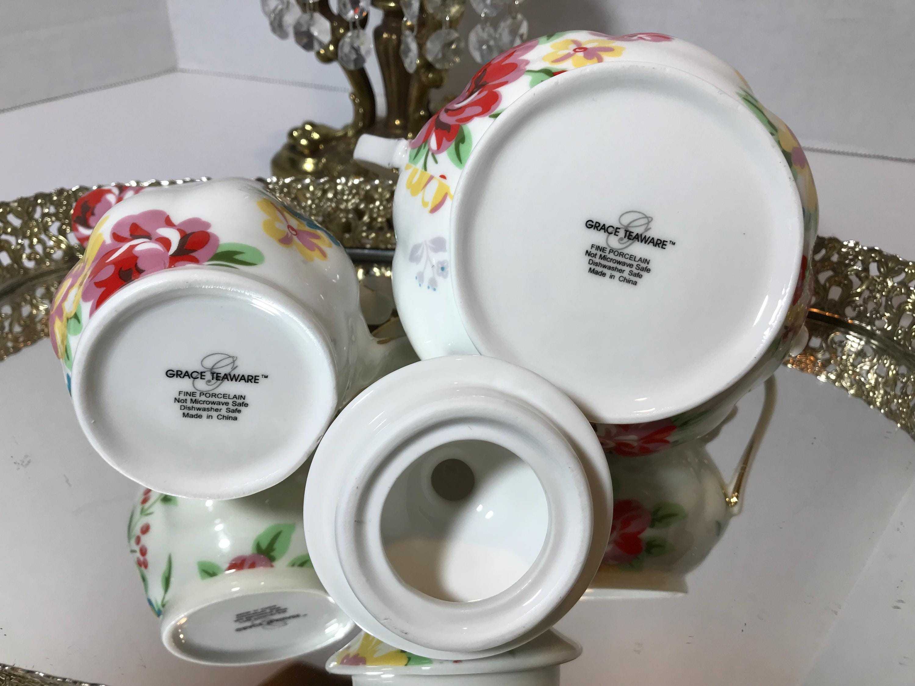 グレースティーウェアのヴィンテージスタイルの白い花柄磁器製