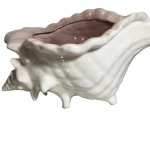 Vintage large white seashell shaped planter, Vtg white ceramic Conch shell shaped bowl, Vintage seashell home decor, beach cottage decor