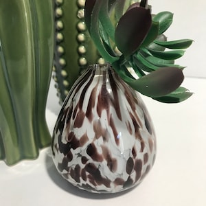 Seashell look blown glass small bud vase, Brown and white blown glass shell shaped small 3&quot; bud vase