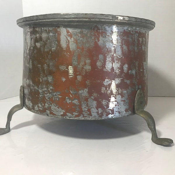 Vintage primitive copper pot kettle, Vtg distressed copper footed pot, unique large copper vessel with 3 large claw feet, antique copper pot