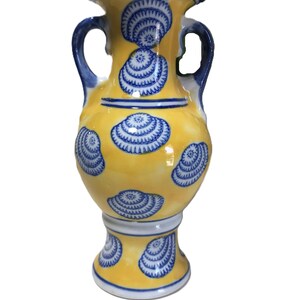 Vintage yellow blue and white porcelain bud vase, Vtg shell motif handled yellow petite vase, yellow urn style porcelain petite vase