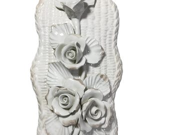 Vintage Italian ceramic relief wall decor, vtg floral ceramic wall art, Vtg 3-dimensional white shabby chic wall hanging decorative plaque