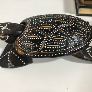 Vintage turtle trinket box, Vintage handcarved turtle ashtray, Vintage wooden turtle covered box, Vtg hand painted wooden turtle trinket box