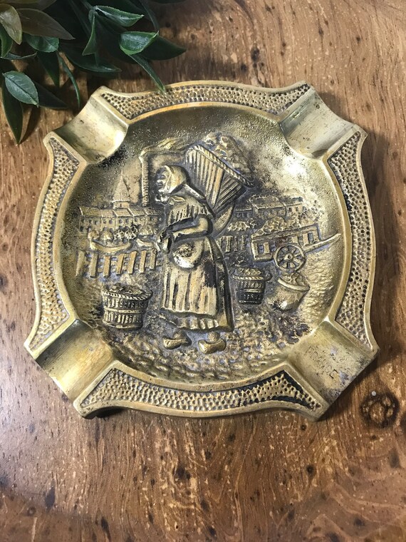 Fireplace Bellows Wood & Leather Embossed Brass Scene (TWS) Fireplace Bellows Wood & Leather Embossed Brass Scene (TWS)