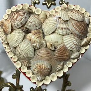 Vintage shell trinket box, Vtg seashell heart shaped small trinket box, handmade seashell jewelry box, shell decorative heart box