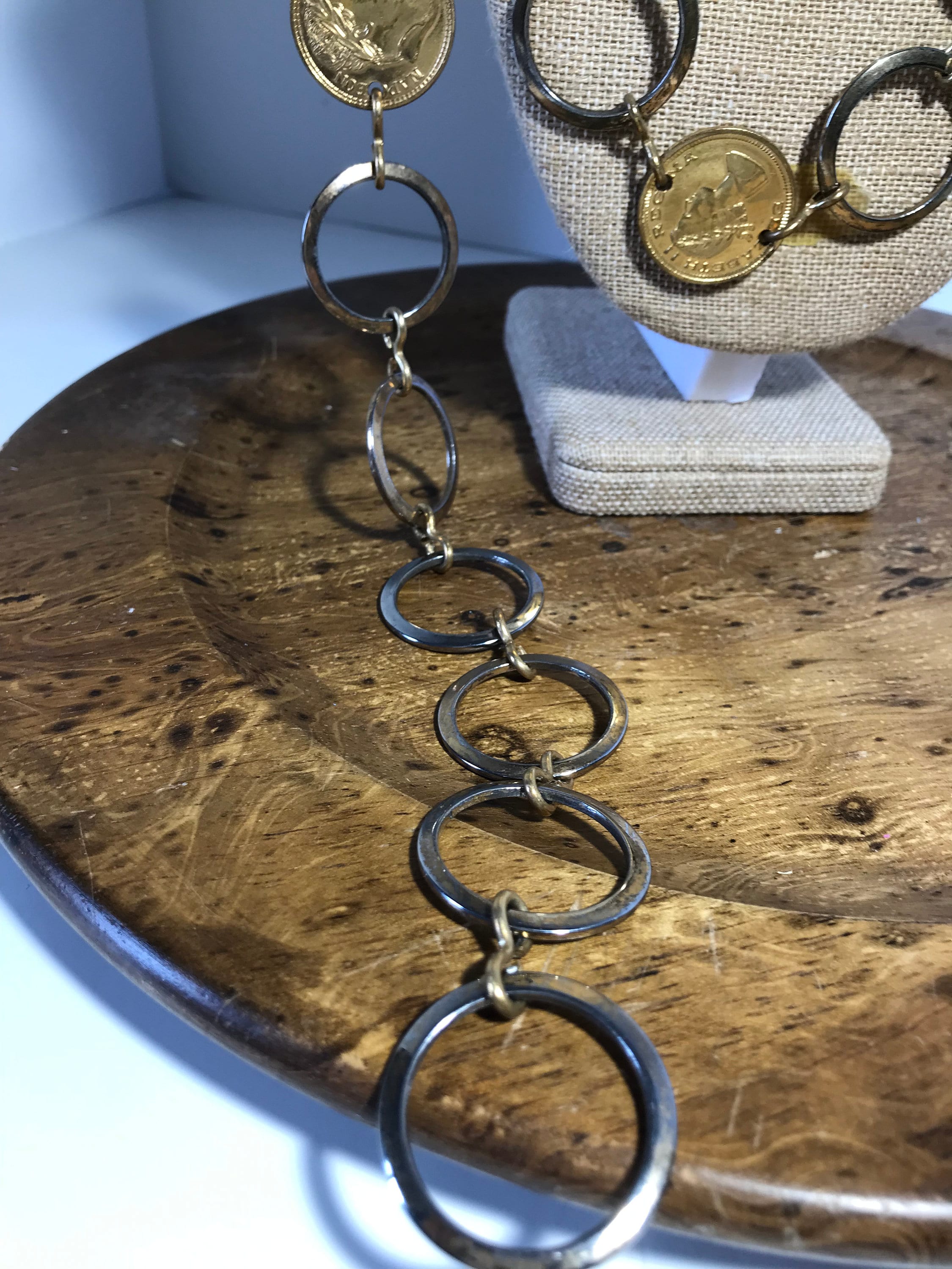 小物 queen elizabeth gold coin chain belt Vintage Gold Toned Queen Elizabeth II Coin Chain Belt