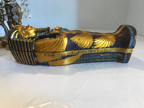 金のエジプトの置物小物入れ、ヴィンテージのエジプトの石棺装飾