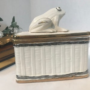 Vintage ceramic trinket box, Sigma frog trinket box, Ceramic frog trinket box, frog figurine decor, frog trinket box, white frog covered box