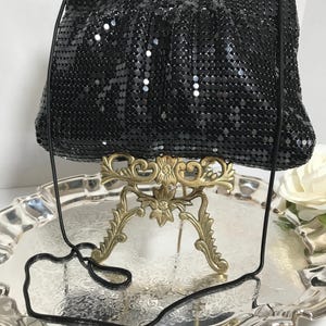 Vintage 80s black metal mesh handbag purse, Vintage black mesh zipper top purse, clutch, handbag, crossbody bag, Whiting & Davis style bag