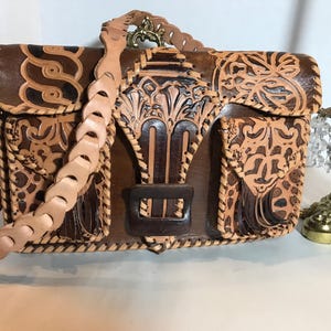 Vintage tooled leather handbag purse, Vintage Mexico tooled leather bag, Vintage brown tooled leather two toned handbag purse.