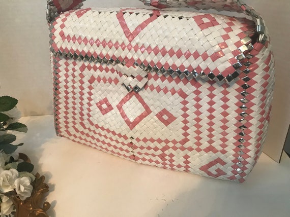 Vintage pink and white plastic woven purse, Vinta… - image 9