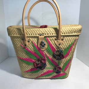 Bolso de mano de paja vintage de la década de 1960, bolso de mano de paja bordado vintage con detalle floral aplicado