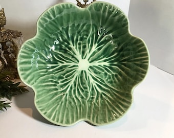 Green ceramic cabbage ware large 11&quot; bowl, Cabbage ware serving bowl, lettuce ware bowl, large majolica scalloped edge green cabbage bowl