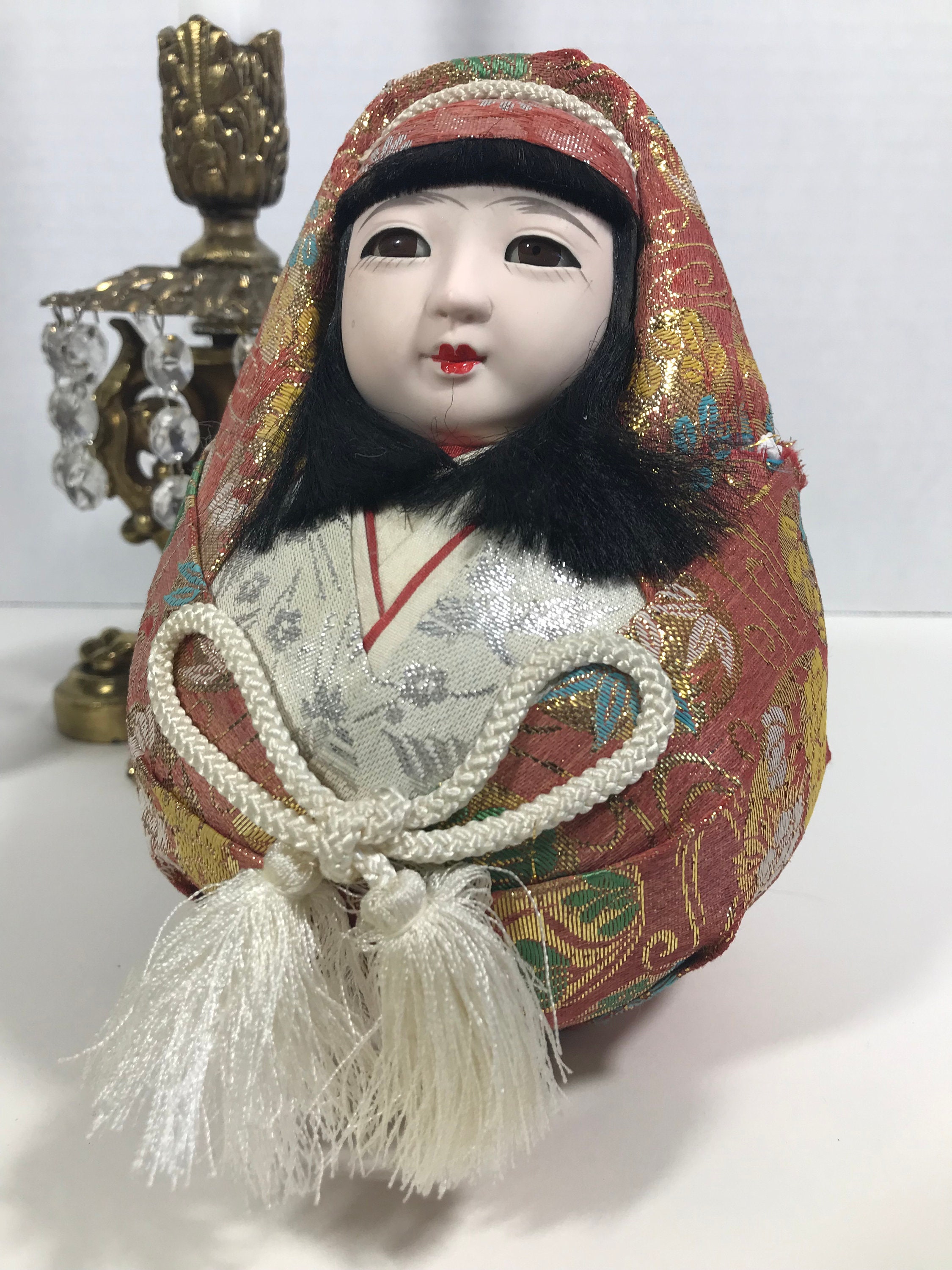 ヴィンテージの和風卵人形、手描きの陶器の顔を持つ布張りのフィギュア