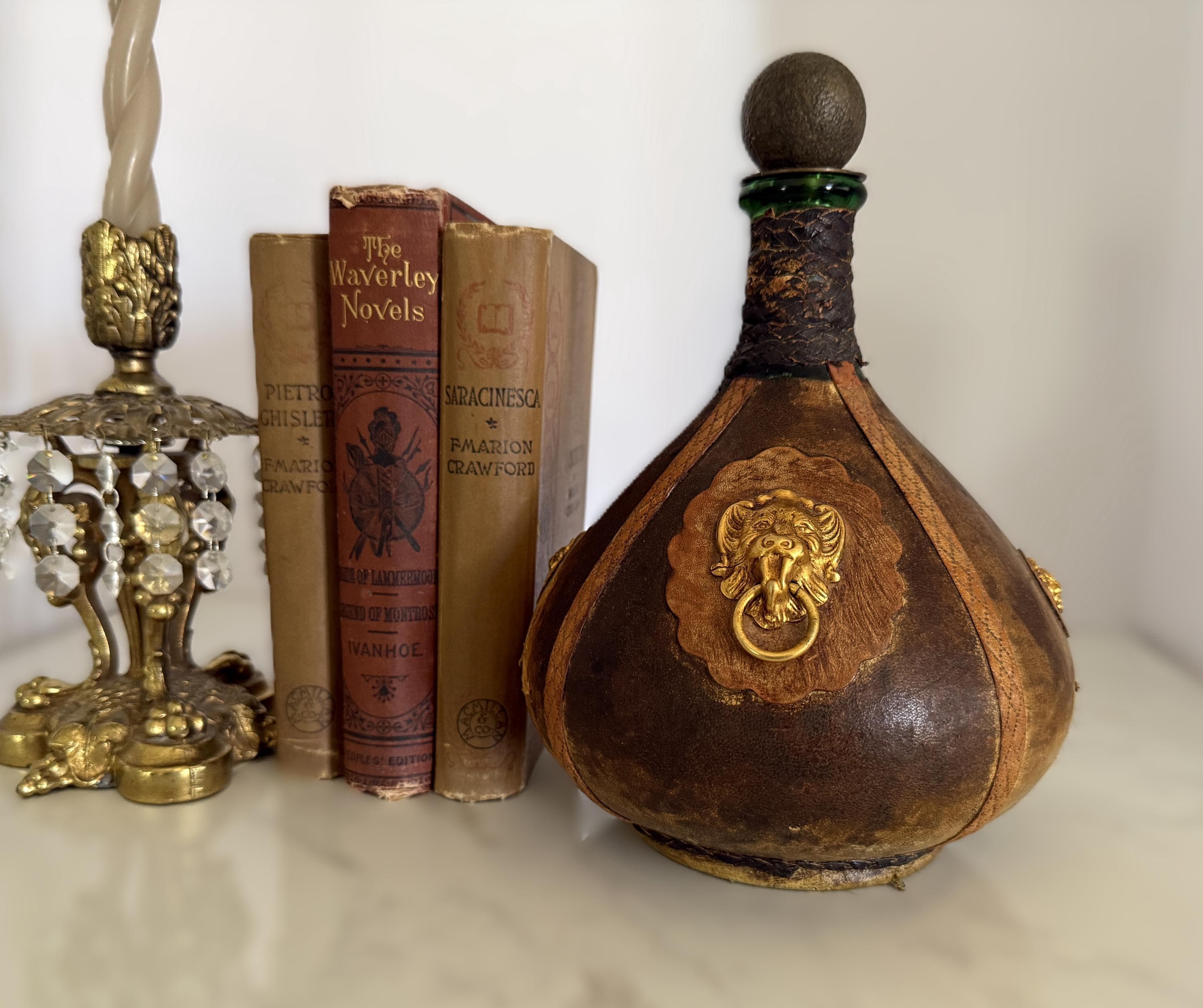 アンティーク調 レザー装飾ボトル ライオンモチーフ Leather Lion Bottle - Etsy