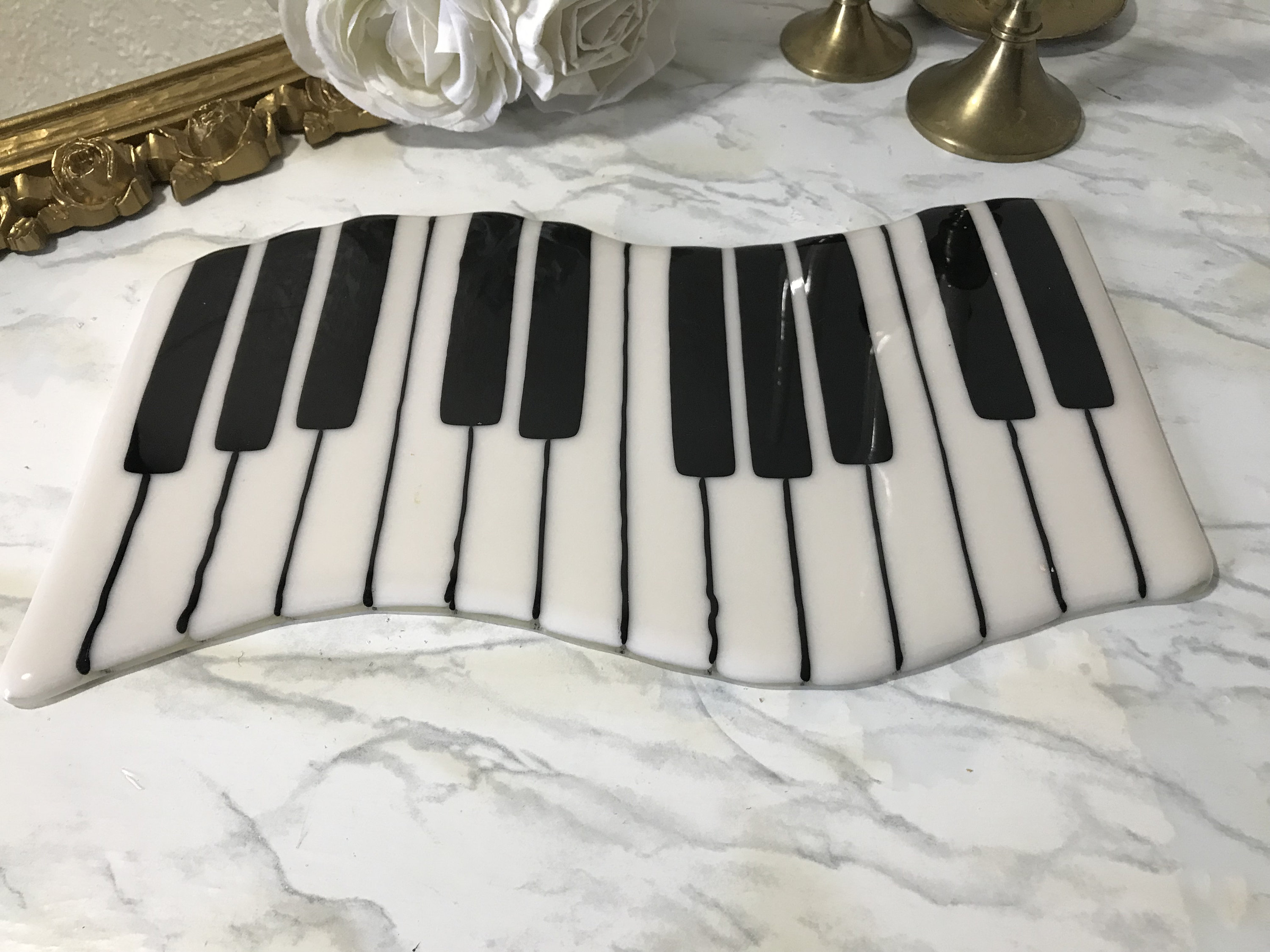 Guide de notes de piano pour débutants, étiquettes de notes amovibles pour  apprentissage, 88 touches de taille complète, fabriqué en silicone, pas  besoin d'autocollants, réutilisable et livré avec : : Instruments  de