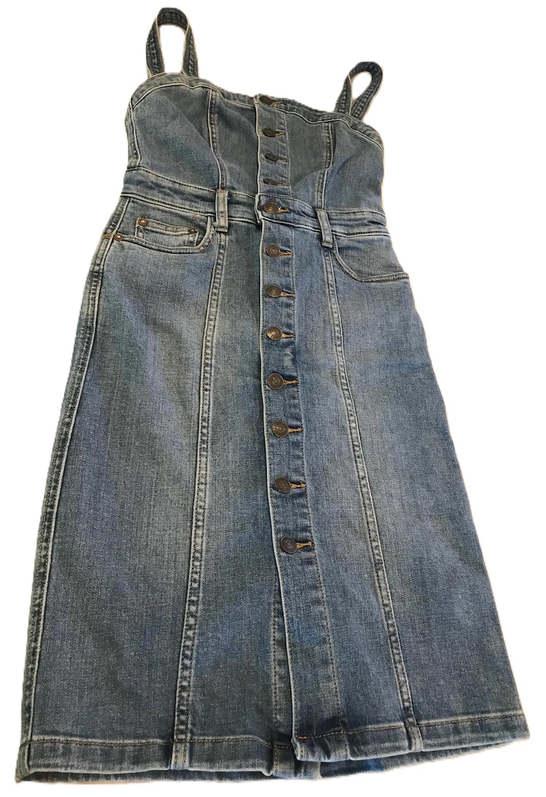 Free People - Robe barboteuse en jean, taille 0, Barboteuse style salopette en jean délavé Free People, Robe longue en jean boutonnée sur le devant, Robe en jean Free People image 1