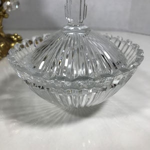 Vintage crystal glass trinket box, elegant art deco style glass trinket box, crystal lidded dish, crystal jewelry box, crystal vanity box