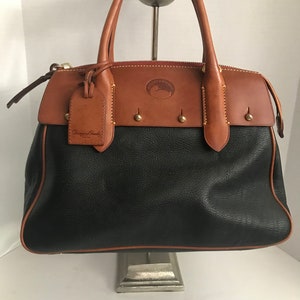 Borsa vintage Dooney e Bourke, borsa a mano in pelle martellata Dooney e Bourke Borsa a mano Dooney e Bourke in pelle nera e naturale