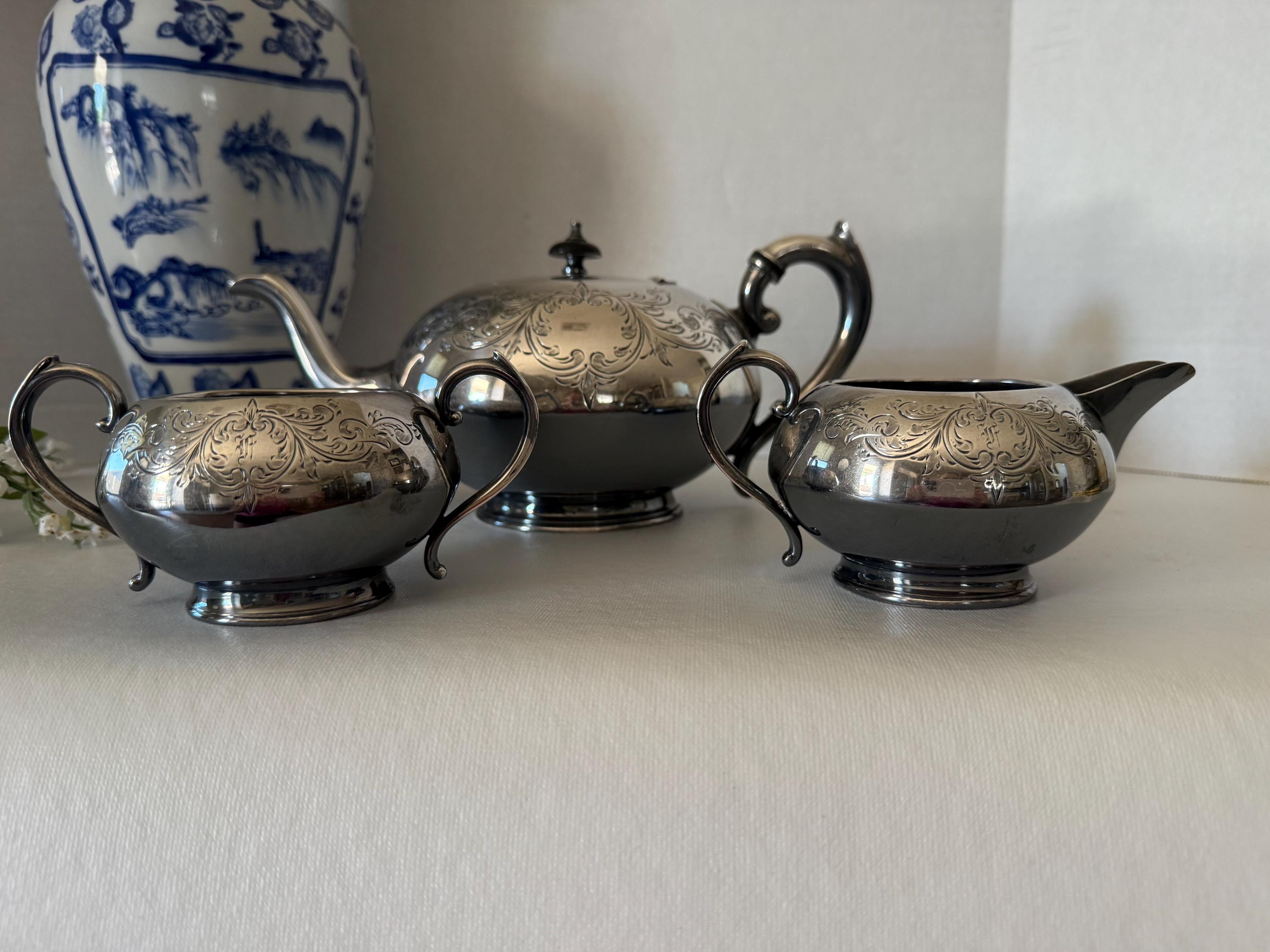 【James Deakin & Sons】クイーンアンスタイル ティーセット Vintage James Deakin & Sons Silverplate Tea Set, 3-piece
