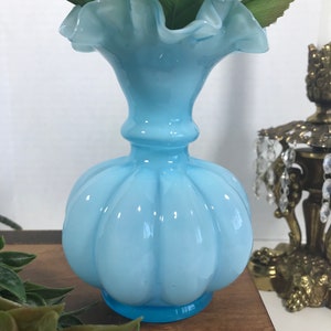 Vintage blue 6&quot; glass vase with fluted top rim, Vintage blue art glass vase with ruffle edge, Fenton style ruffle top glass blue bud vase