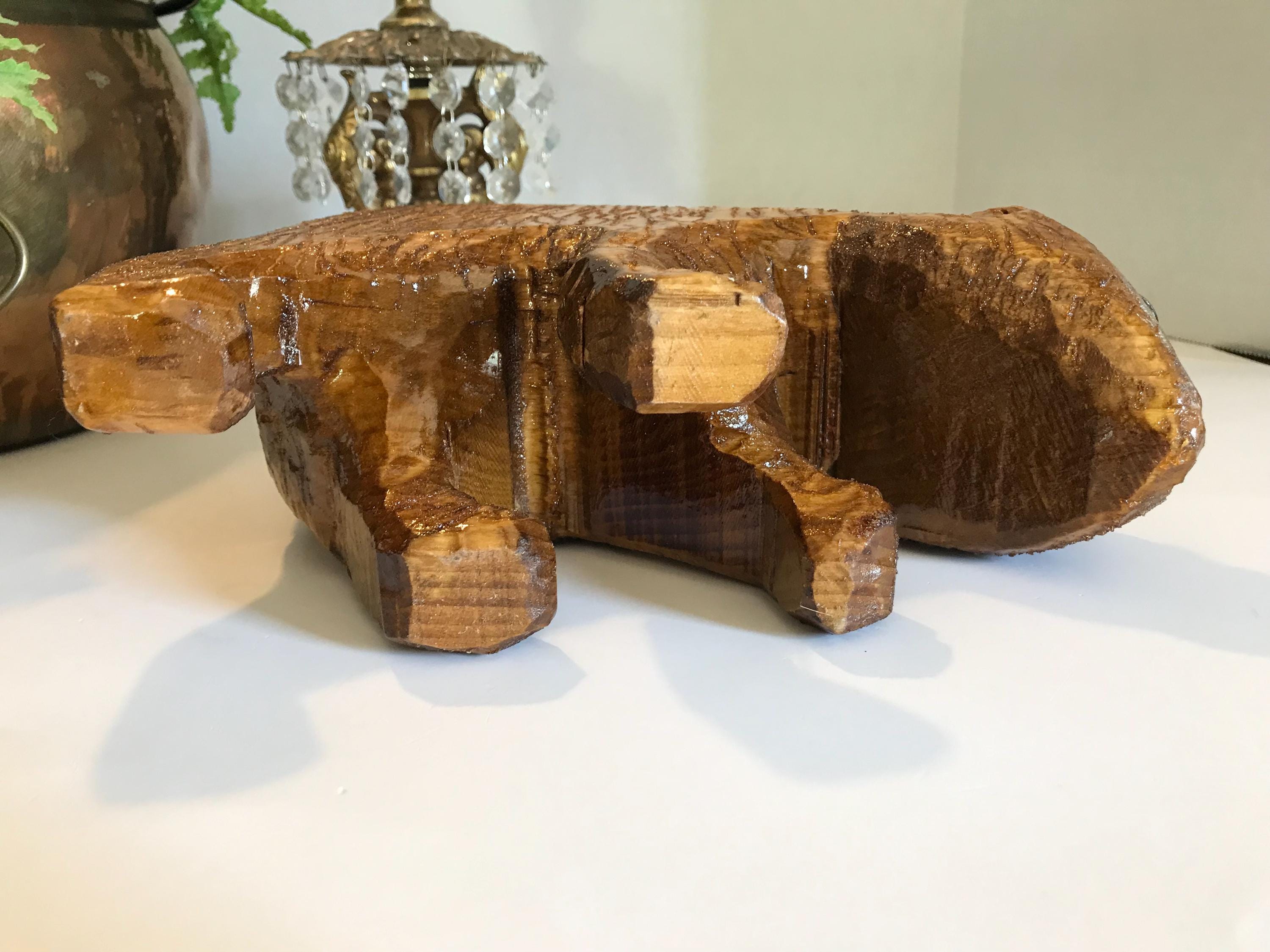 大型　木製クマの彫刻　重量5.7キロ 大型 木製クマの彫刻 重量5.7キロ