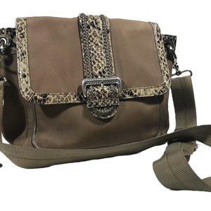 Bolso bandolera Brighton, bolso Brighton, bolso de lona de nailon Brighton, bolso bandolera de lona Brighton, bolso de mano de piel de serpiente Brighton imagen 2