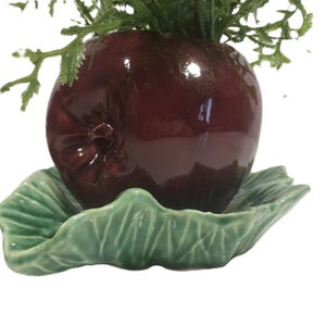 Vintage McCoy Keramik-Apfelschale, Vintage McCoy roter Apfel auf Blattschale, Vintage signierter McCoy-Apfel auf Blattpflanzer, McCoy-Keramik