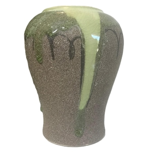 Unikatowy wazon z ceramiki artystycznej ze szkliwa, ceramiczny wazon z teksturą piasku i zielonym szkliwem o abstrakcyjnym wzorze, brązowy wazon z teksturą i szkliwem w kolorze selera