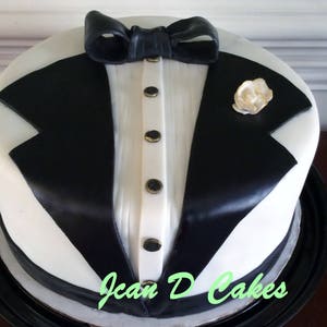 Decorated Jamaican Rum Fruit Cake - Caribbean Black Cake - Tux