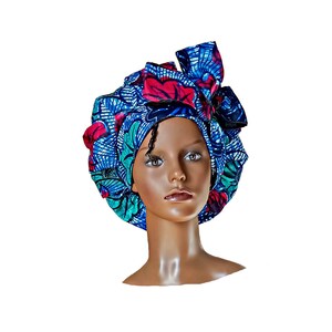 Satin-gefütterte Schlafmütze aus afrikanischem Print-Wachsgewebe, Schlafmütze mit langen Kopfbändern und aus afrikanischem Hochzeitsblumen-Print-Stoff