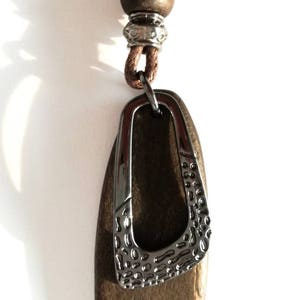Vintage Long Necklace with Wooden Pendant and Geometric Metal Accent, Mixed Materials casual vintage medallion brown retro statement jewelry