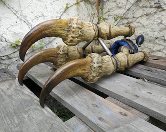 Deathclaw gauntlet
