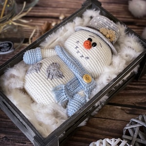 Schneemann-Amigurumi-Anleitung, Weihnachtshäkelanleitung (PDF), Schneemann mit Mütze (Anleitung), Strickanleitung / Spanisch, Englisch, Französisch Bild 4