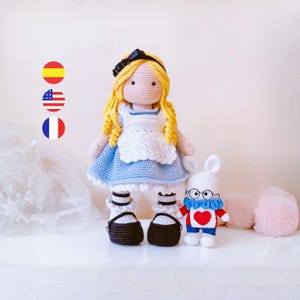 Alice in wondermand doll, amigurumi crochet pattern in PDF / English - Spanish - French