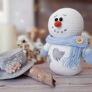 Schneemann-Amigurumi-Anleitung, Weihnachtshäkelanleitung (PDF), Schneemann mit Mütze (Anleitung), Strickanleitung / Spanisch, Englisch, Französisch Bild 6
