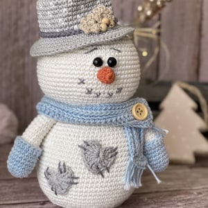 Schneemann-Amigurumi-Anleitung, Weihnachtshäkelanleitung (PDF), Schneemann mit Mütze (Anleitung), Strickanleitung / Spanisch, Englisch, Französisch Bild 5