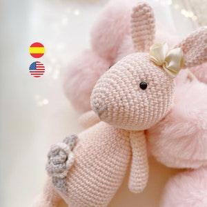 Little flower, Easter bunny, amigurumi pattern downloadable PDF /English - Spanish