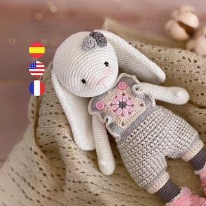 Ester the easter rabbit amigurumi crochet pattern, PDF.  / English - Spanish - French