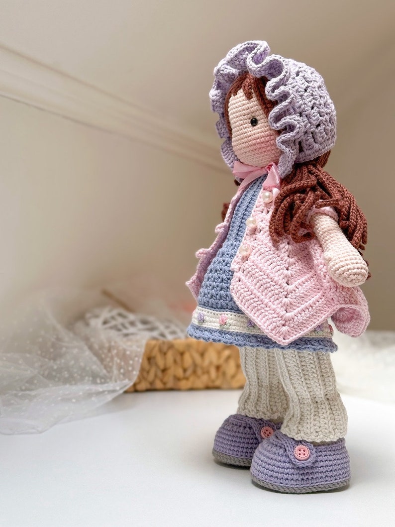 Emma, modèle de poupée amigurumi romantique à télécharger instantanément en PDF / Espagnol Anglais image 3