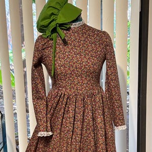 Girls Prairie Dress with Bonnet - Calico Print, Size 10/12