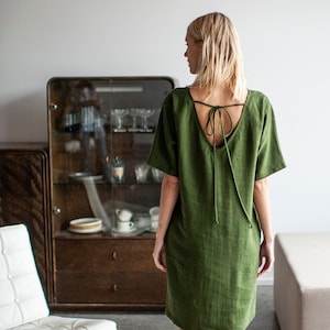Vestido de linho verde escuro com costas abertas, vestido de linho verde solto com bolsos, vestido de linho grande com costas nuas, vestido de linho para coquetel sem costas