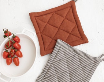 Two Sides Linen Pot Holder, Kitchen Christmas Gift, Quilted Linen Pot Holder, Square pattern linen Pot Holder, Rusty Linen Potholder