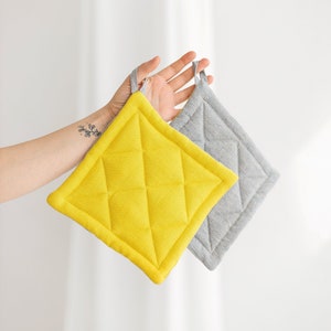 Two Sides Linen Pot Holder, Quilted Linen Pot Holder, Square pattern linen Pot Holder, Yellow Linen Potholders, Christmas gift Pot Holder