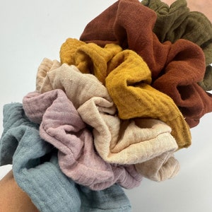 Natürliche Musselin Scrunchie, versandfertige Double Gauze Scrunchies, Musselin Haargummi, Musselin Haarschleifen, verschiedene Farben Gauze Haargummis