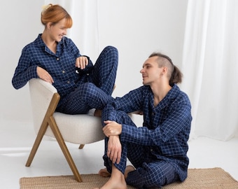 Set van 2 linnen pyjama's voor hem en haar, blauwe linnen pyjamaset, linnen loungewear set, linnen kerstpyjama voor hem en haar