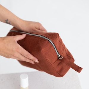 Trousse de toilette en lin rouille,Trousse de maquillage en lin,Trousse à cosmétiques en lin double épaisseur,Trousse de maquillage en lin,Trousse de voyage imperméable terracotta avec fermeture à glissière