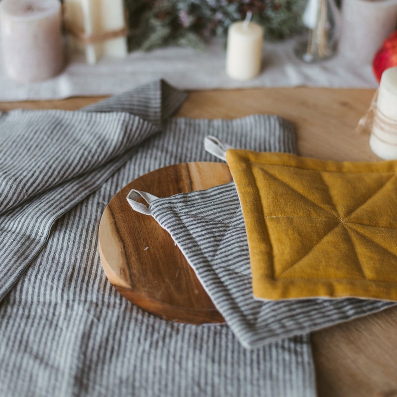 Two Sides Linen Pot Holder, Quilted Linen Pot Holder With Heat-Insulated Padding, Square Oven Mitt, Christmas Gift image 2