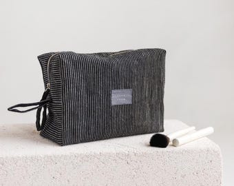 Blue Linen Pouch,Linen Makeup Bag, Double-Layered Linen Cosmetic Bag,Linen Makeup Pouch,Green Waterproof Travel Pouch With Zipper